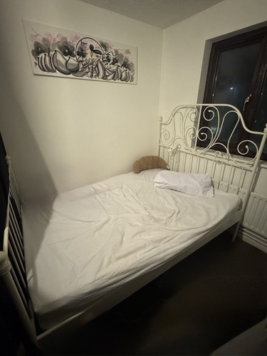 White single metal bed frame - single,