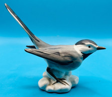 Vintage West Germany Goebel 38025 pied white Wagtail Bird Porcelain Figurine
