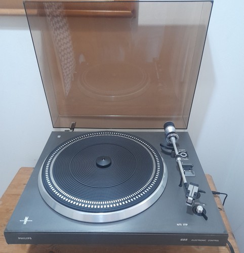 Philips 685 turntable good - 685,