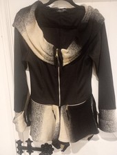 Womens Black & Cream Zip Up