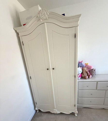 Crown furniture french - , armoire