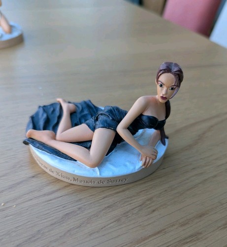 Lara croft figure manoir - lara,