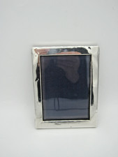 925 STERLING SILVER PHOTO FRAME SIZE 12.7 x 16.5 cm. PICTURE SIZE 9.5 x 13.4 cm.