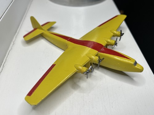 Dinky armstrong whitworth aw27 - armstrong,