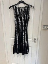 Flattering Sandra Darren Blk/wht Underlay/mesh Dress- Size 12 - Worn Once