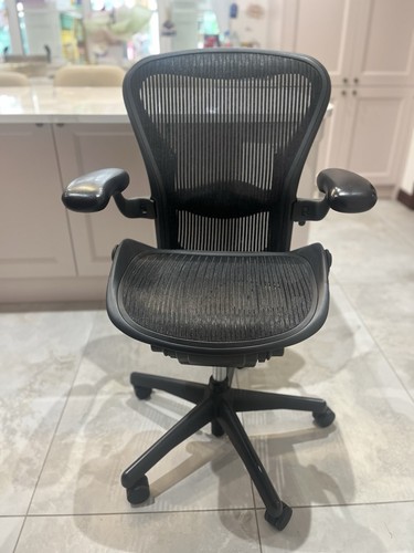 Genuine herman miller aeron - genuine,