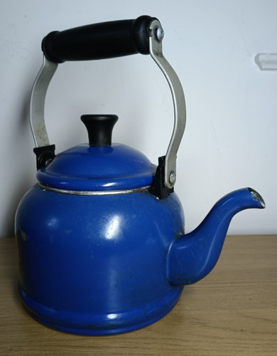 Creuset blue enamel - le,