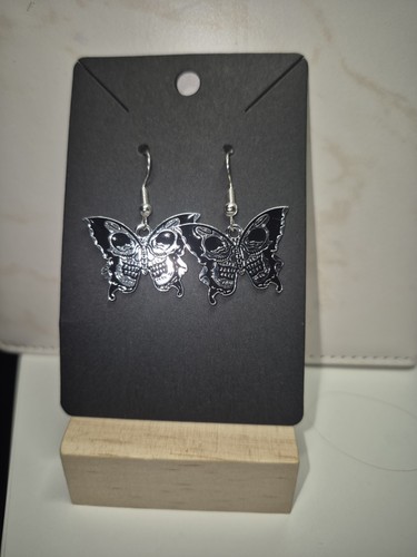 Black silvery moth - &, skull