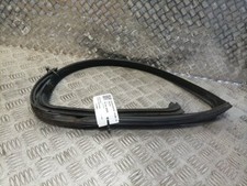 VAUXHALL VECTA C 2005-2008 5DR REAR OFFSIDE DRIVER SIDE WINDOW SEAL 24469417