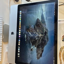 iMac 24 Inch 2008 * KEYBOARD AND MOUSE INCLUDED* password = newuser