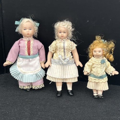 Vintage dolls house - vintage,