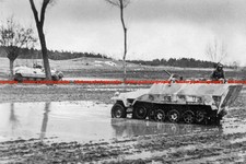 F027889 SdKfz 251 1 infantry fighting vehicle and Hetzer tank destroyer Oderbruc