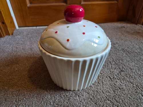 Cupcake cookie biscuit - cookie, jar