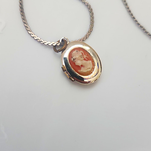 Oval cameo locket pendant - oval,