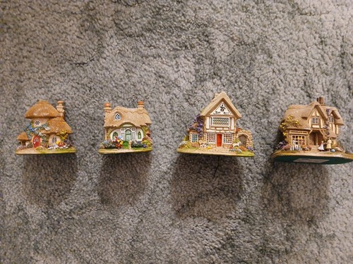 Lilliput lane cottages job - job, lot