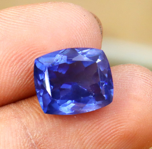 Natural blue sapphire - blue,