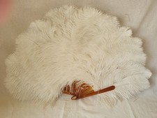 Antique pale cream and faux blond tortoiseshell ostriche feather hand fan