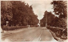 POSTCARD  SUSSEX  CROWBOROUGH    BEACON  ROAD
