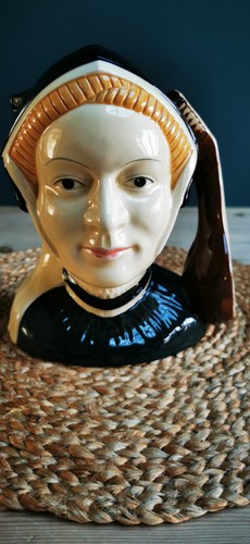 Royal doulton large character - royal,