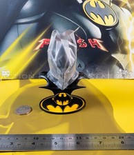Hot Toys Batman Cowl w Stand