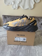 ADIDAS YEEZY BOOST 700 MNVN