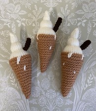 Set hand knitted fun - hand, ice