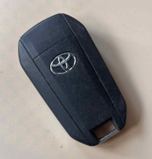 TOYOTA 3 BUTTON REMOTE FLIP CAR KEY FOB - FREE DELIVERY