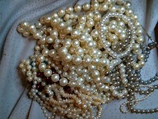 Mystery Jewellery Bag - Pearly Bits. 20 Items