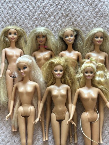 Bundle barbie dolls - 7,