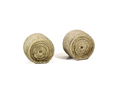 Round hay bales - bales, 2)