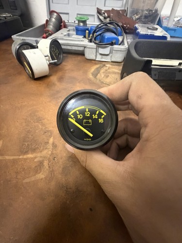 Porsche 944 voltmeter gauge - 944,