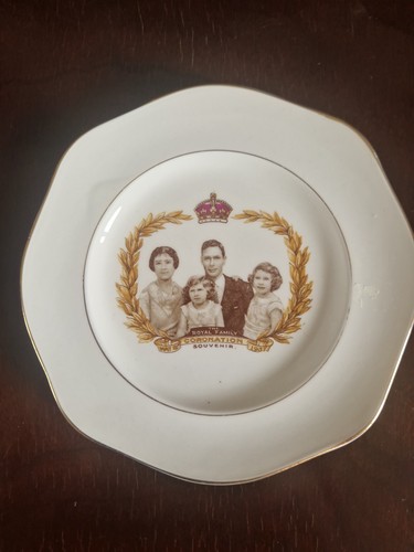 The royal family commemorative - royal,