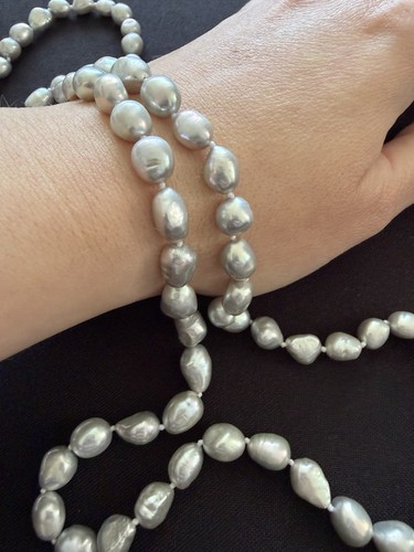 Light grey baroque freshwater - baroque,