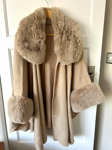 Miss sweet beige knit - beige, cape