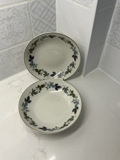 Royal Doulton Burgundy 17cm