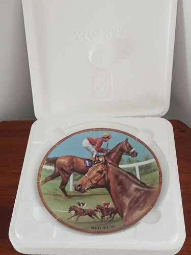 Danbury mint plate red - rum, ~