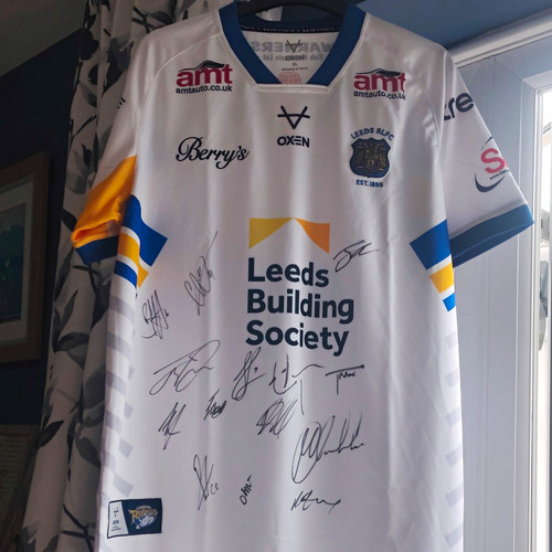 Leeds rhinos 2024 home shirt - leeds,