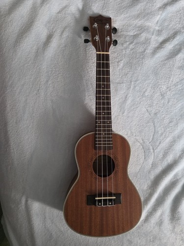 Hricane concert sized - hricane, ukulele