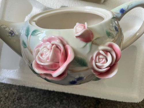 Boxed royal doulton - doulton, by