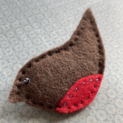 Robin felt brooch - robin, handmade