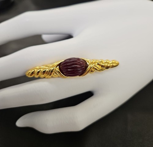 Trifari gold tone brooch - brooch, with