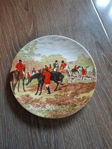 Hunting scene bone china plate - scene,