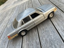 Burago Mercedes 450 SEL London-Sydney 1/24 Scale Diecast Model Silver