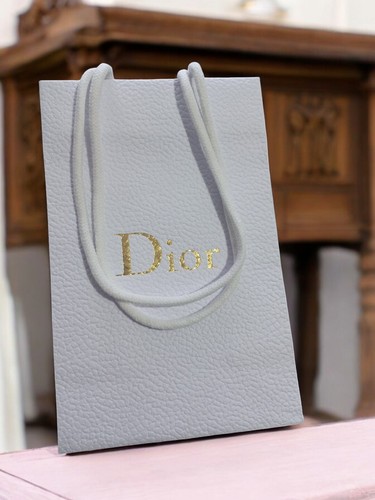 Dior golden logo small gift - dior,
