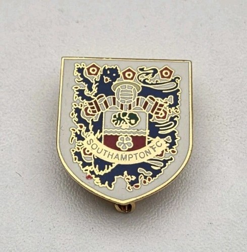 Southampton england shield pin - shield,