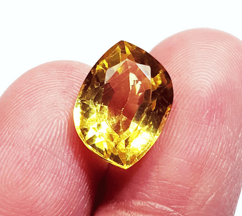 Natural yellow sapphire - yellow,