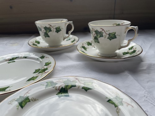 Colclough ivy leaf 8143 - ivy, bone