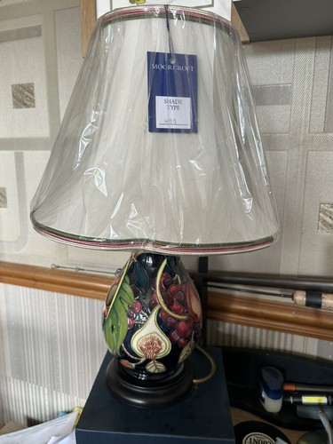 Moorcroft queen choice - queen’s,