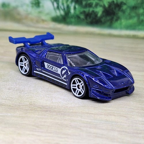 Hot wheels ford - hot,