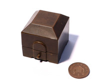 1920's Bakelite RING Box Art